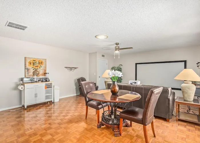 Simple Oasis I 1br, Ensuite, Courtyard, Sunsets