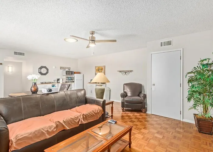 Simple Oasis I 1br, Ensuite, Courtyard, Sunsets